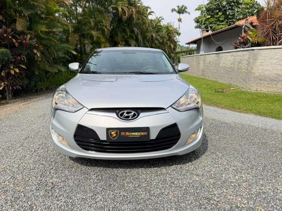 HYUNDAI-VELOSTER-2011