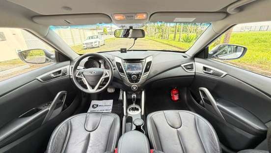 HYUNDAI-VELOSTER-2011