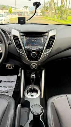 HYUNDAI-VELOSTER-2011