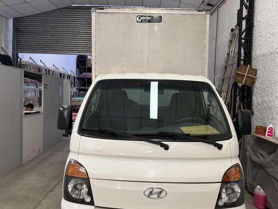 HYUNDAI-HR-2.5 LONGO COM CAÇAMBA 4X2 16V 130CV TURBO INTERCOOLER DIESEL 2P MANUAL HYUNDAI-HR-2013