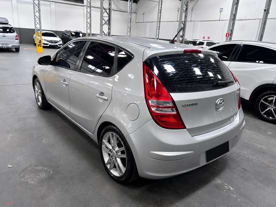 HYUNDAI-I30-2.0 MPFI GLS 16V GASOLINA 4P MANUAL HYUNDAI-I30-2010