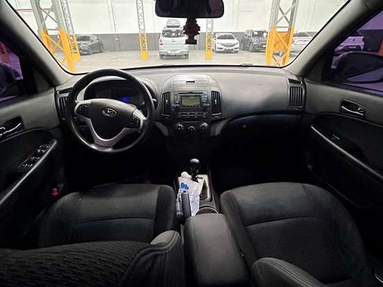 HYUNDAI-I30-2.0 MPFI GLS 16V GASOLINA 4P MANUAL HYUNDAI-I30-2010