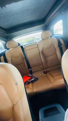 VOLVO-XC60-2018