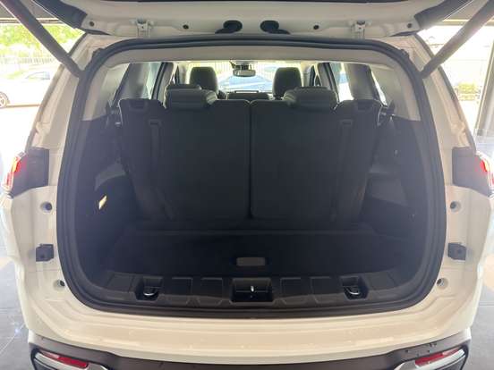JEEP-COMMANDER-2026