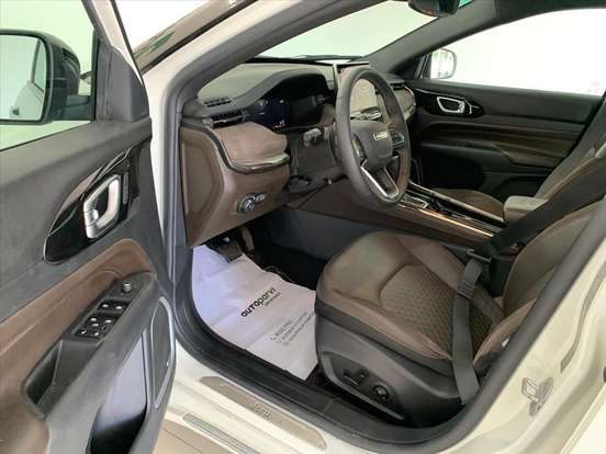 JEEP-COMMANDER-2024
