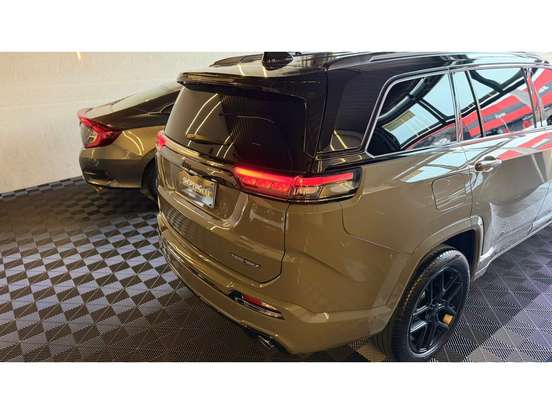 JEEP-COMMANDER-2.0 HURRICANE 4 TURBO GASOLINA BLACKHAWK AT9 JEEP-COMMANDER-2025