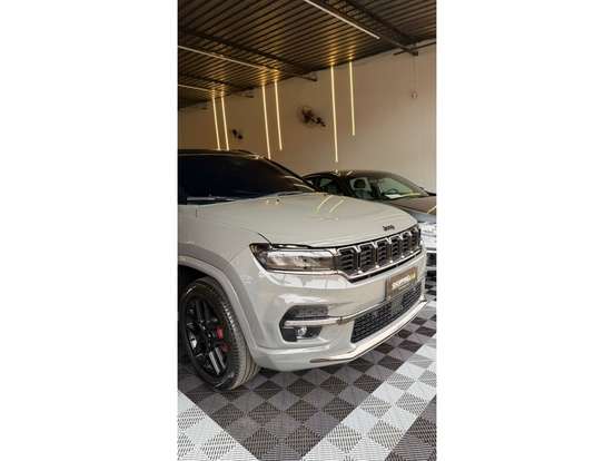 JEEP-COMMANDER-2.0 HURRICANE 4 TURBO GASOLINA BLACKHAWK AT9 JEEP-COMMANDER-2025