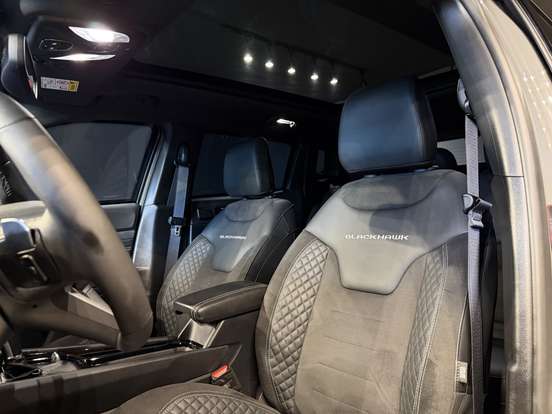 JEEP-COMPASS-2.0 HURRICANE 4 TURBO GASOLINA BLACKHAWK AT9 JEEP-COMPASS-2025