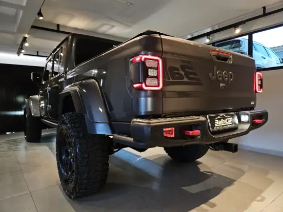 JEEP-GLADIATOR-2022