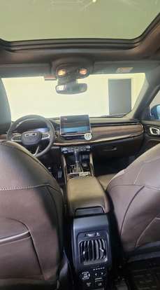 JEEP-COMMANDER-2023