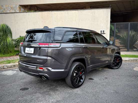 JEEP-COMMANDER-2024