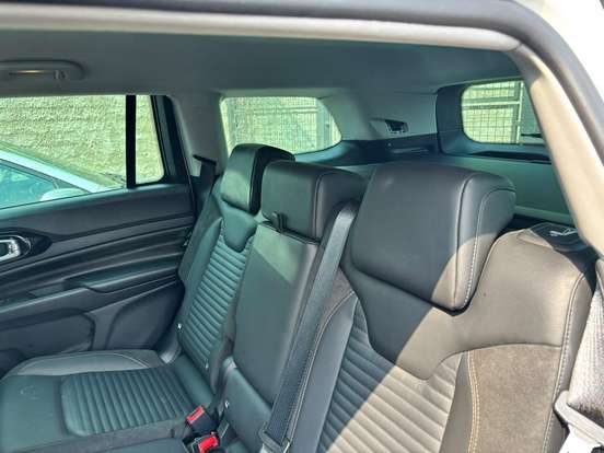 JEEP-COMMANDER-2024
