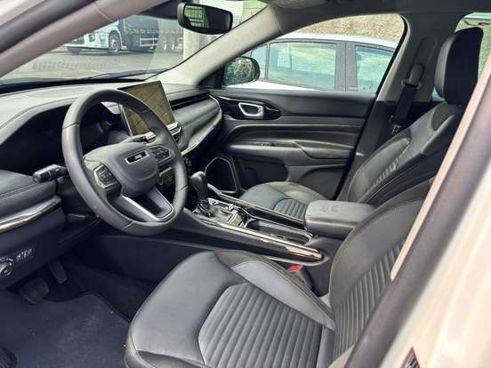 JEEP-COMMANDER-2024