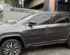 JEEP COMMANDER 2.2 TURBO DIESEL OVERLAND AT9 JEEP COMMANDER 2.2 TURBO DIESEL OVERLAND AT9