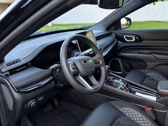 JEEP-COMPASS-2.0 HURRICANE 4 TURBO GASOLINA BLACKHAWK AT9 JEEP-COMPASS-2025