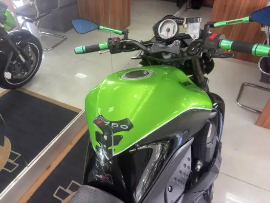 KAWASAKI-Z-750 KAWASAKI-Z-750-2012