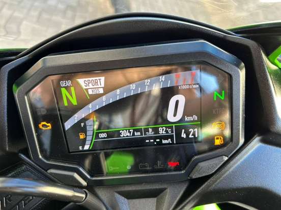 KAWASAKI-NINJA ZX-4R SE-2025
