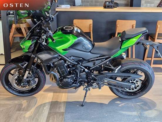 KAWASAKI-Z900-2026