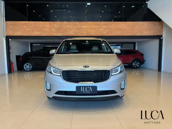 KIA-CARNIVAL-2017
