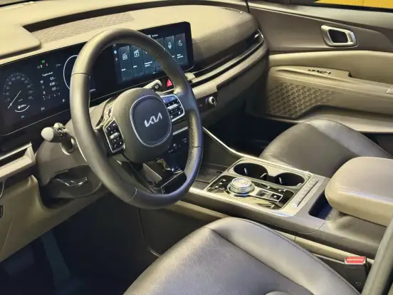 KIA-CARNIVAL-2024
