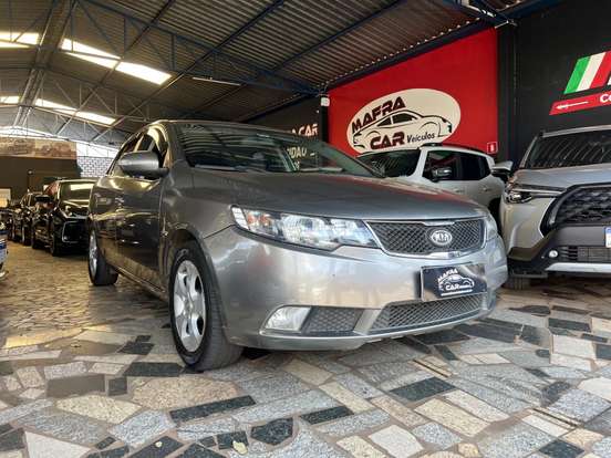 KIA-CERATO-1.6 E.213 SEDAN 16V GASOLINA 4P MANUAL KIA-CERATO-2010