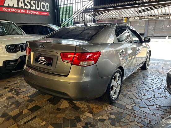 KIA-CERATO-2010