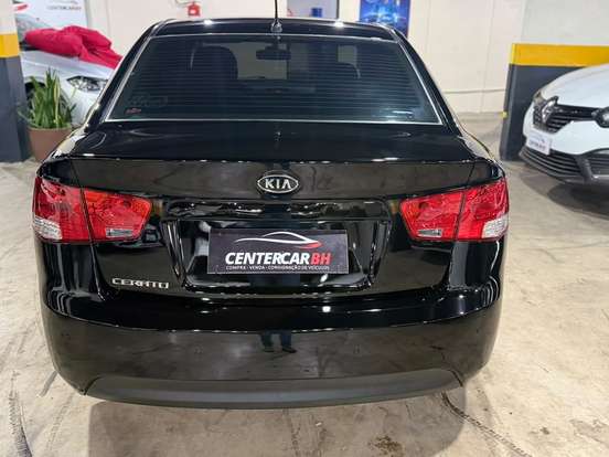 KIA-CERATO-1.6 EX3 SEDAN 16V GASOLINA 4P AUTOMÁTICO KIA-CERATO-2011