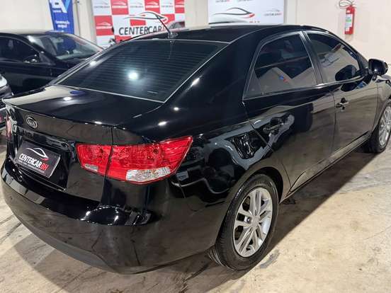 KIA-CERATO-1.6 EX3 SEDAN 16V GASOLINA 4P AUTOMÁTICO KIA-CERATO-2011