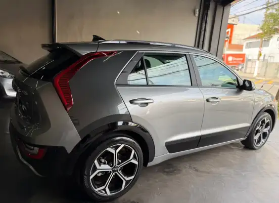 KIA-NIRO-2023