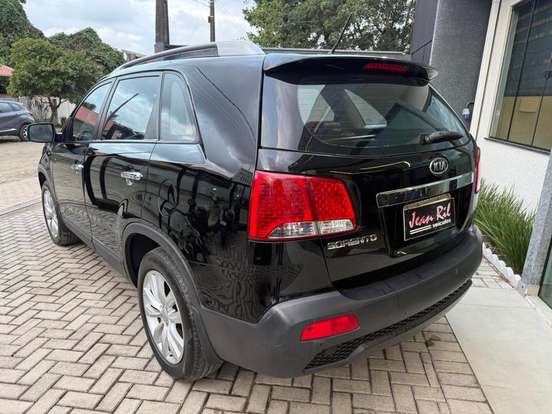 KIA-SORENTO-2.4 16V GASOLINA EX 7L 4WD AUTOMÁTICO KIA-SORENTO-2010