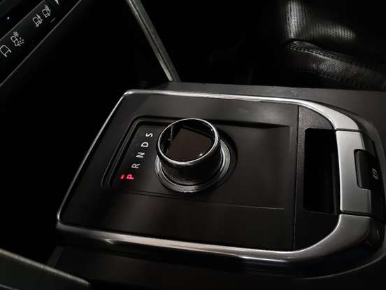 LAND ROVER-DISCOVERY SPORT-2015