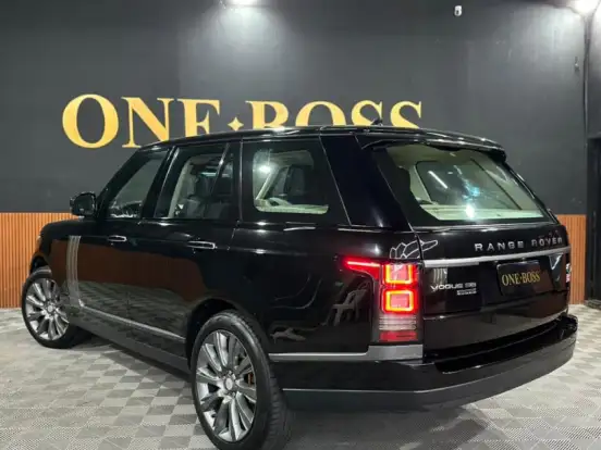 LAND ROVER-RANGE ROVER VOGUE-4.4 SE SDV8 4X4 TURBO DIESEL 4P AUTOMÁTICO LAND ROVER-RANGE ROVER VOGUE-2014