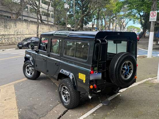 LAND ROVER-DEFENDER-2009