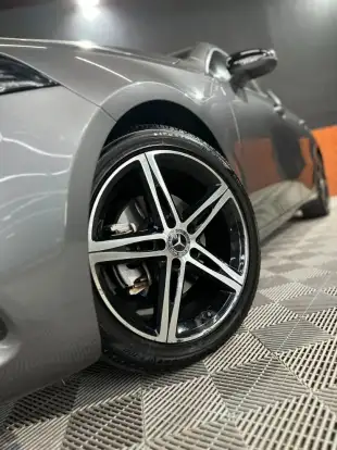 MERCEDES-BENZ-A 200-2019