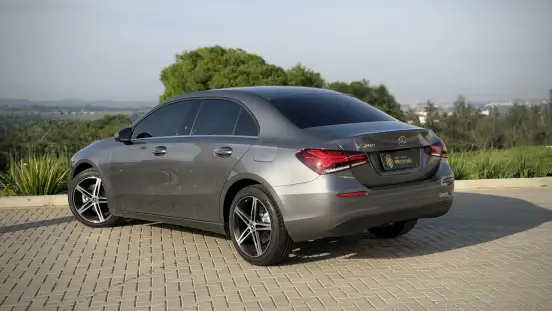 MERCEDES-BENZ-A 200-2020