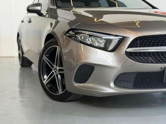 MERCEDES-BENZ-A 200-2019