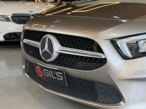 MERCEDES-BENZ-A 200-2019