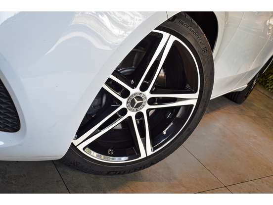 MERCEDES-BENZ-A 200-1.3 CGI GASOLINA STYLE SEDAN 7G-DCT MERCEDES-BENZ-A 200-2020