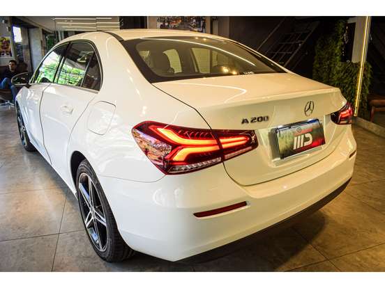 MERCEDES-BENZ-A 200-2020
