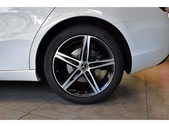 MERCEDES-BENZ-A 200-1.3 CGI GASOLINA STYLE SEDAN 7G-DCT MERCEDES-BENZ-A 200-2020