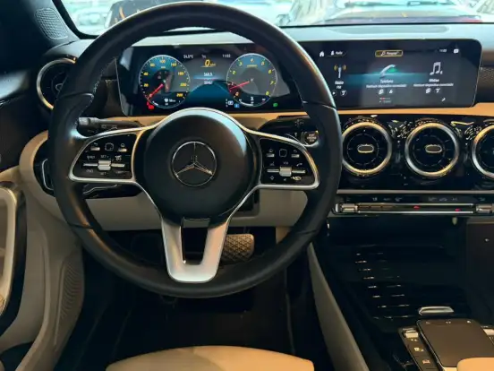 MERCEDES-BENZ-A 250-2020
