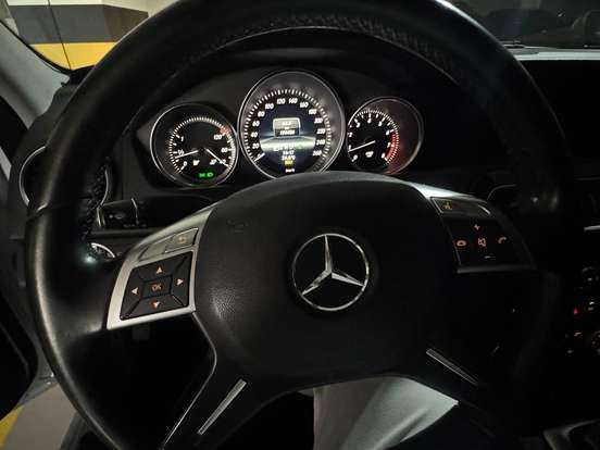 MERCEDES-BENZ-C 180-1.6 CGI SPORT 16V TURBO GASOLINA 4P AUTOMÁTICO MERCEDES-BENZ-C 180-2013