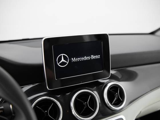 MERCEDES-BENZ CLA 180 1.6 CGI GASOLINA 7G-DCT
