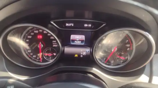 MERCEDES-BENZ-CLA 200-2017