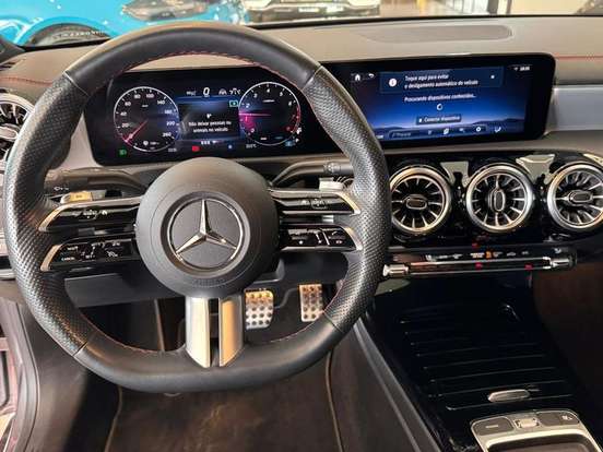 MERCEDES-BENZ-CLA 200-2024