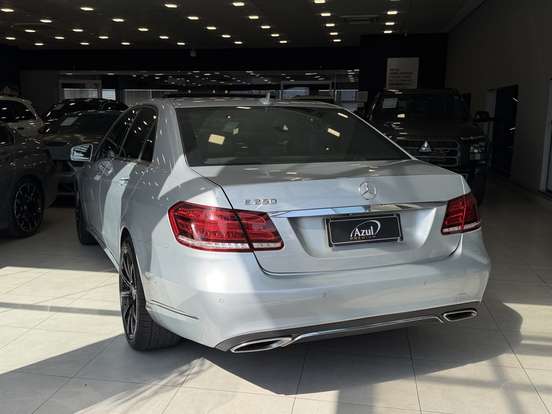 MERCEDES-BENZ-E 250-2.0 AVANTGARDE 16V TURBO GASOLINA 4P AUTOMÁTICO MERCEDES-BENZ-E 250-2015