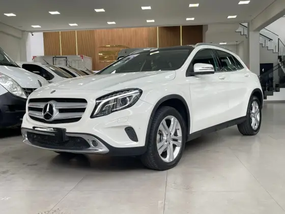 Mercedes-Benz GLA 200 1.6 CGI Enduro 16V Turbo Flex 4P Automático