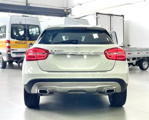 MERCEDES-BENZ-GLA 200-2017