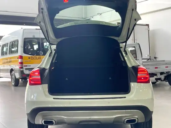 MERCEDES-BENZ-GLA 200-1.6 CGI ENDURO 16V TURBO FLEX 4P AUTOMÁTICO MERCEDES-BENZ-GLA 200-2017
