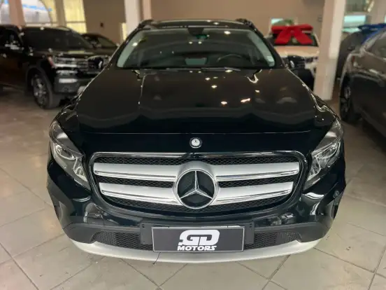 MERCEDES-BENZ-GLA 200-2016
